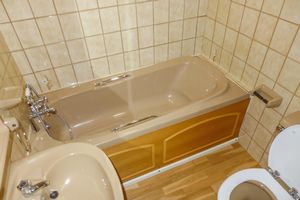 BATHROOM- click for photo gallery